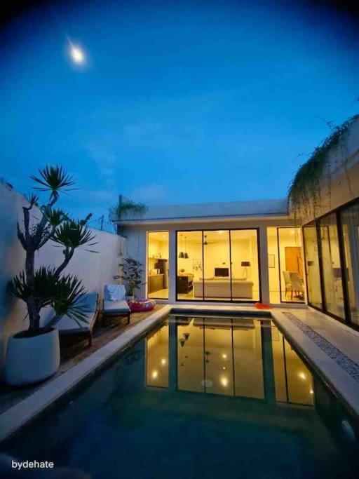 The R Villa Kaba - Incl. Motorbikes Seminyak Dış mekan fotoğraf